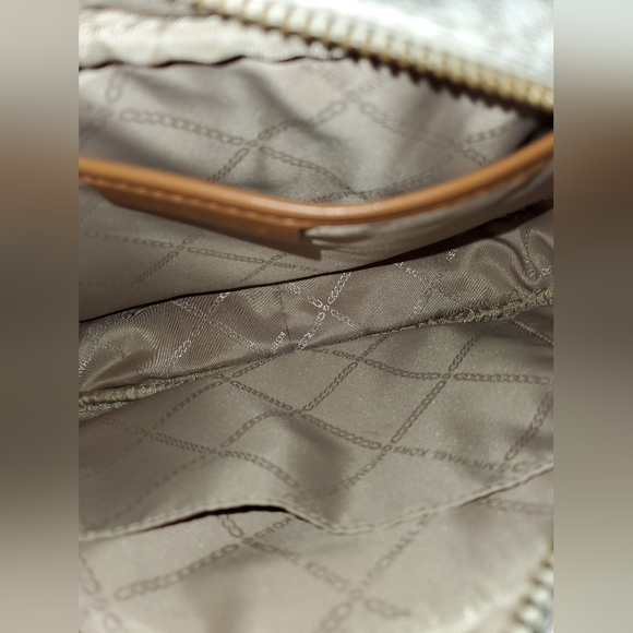 Michael Kors crossbody - Picture 6 of 7